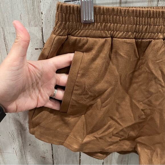 Abercrombie & Fitch A&F Tan Brown Faux Suede Short Shorts Womens Size Small - Picture 2 of 7